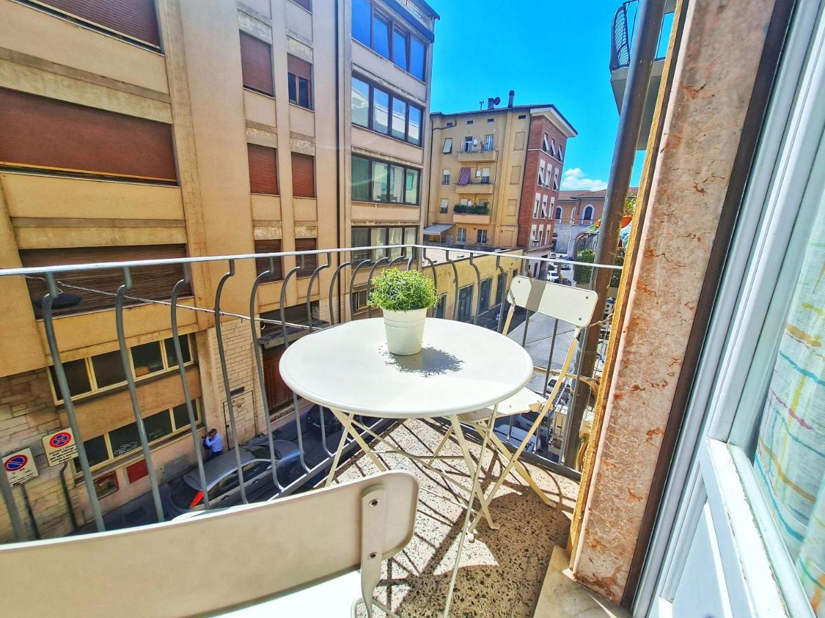 Lc Rooms Pisa Bagian luar foto