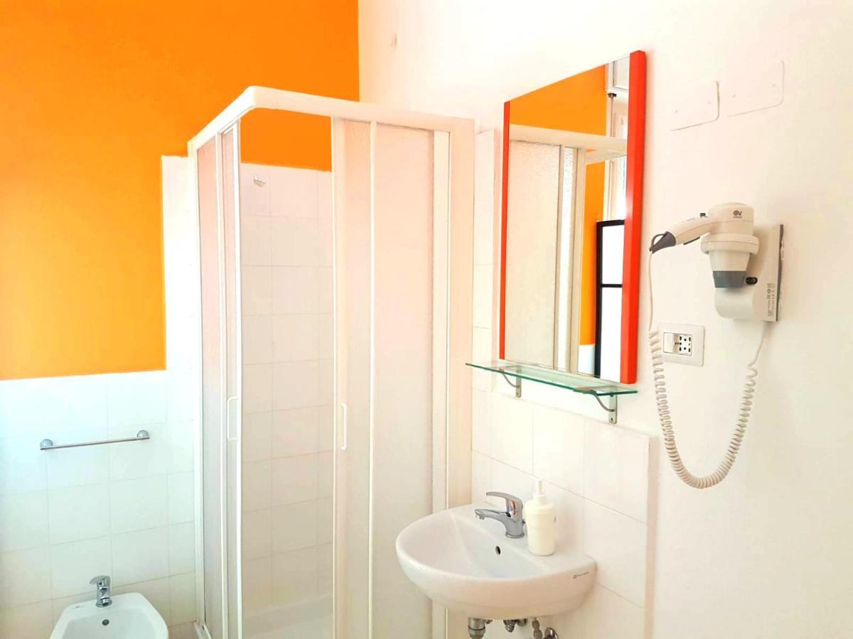 Lc Rooms Pisa Bagian luar foto