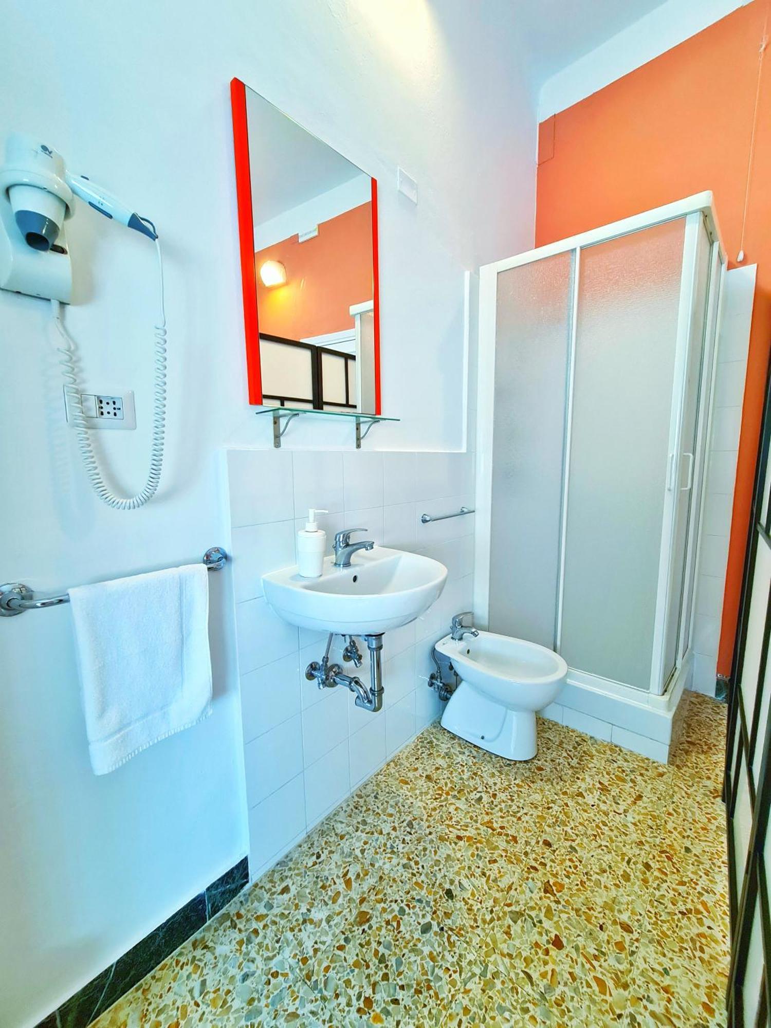 Lc Rooms Pisa Bagian luar foto